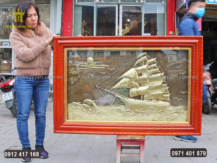 Bức tranh đồng thuận buồm xu&ocirc;i gi&oacute; được chế t&aacute;c theo mẫu ri&ecirc;ng cho kh&aacute;ch h&agrave;ng